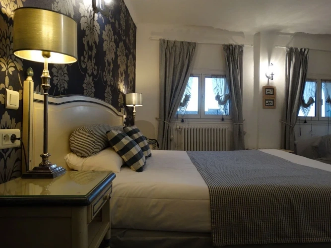 Standard Club room