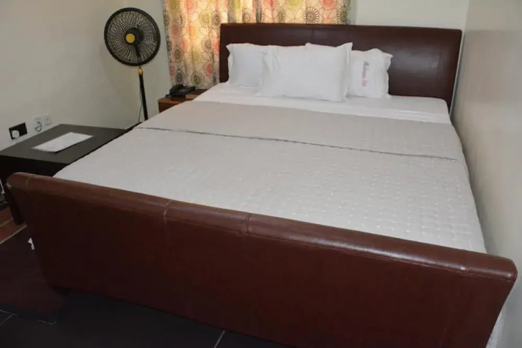 Platinum Inn Gee Hotel