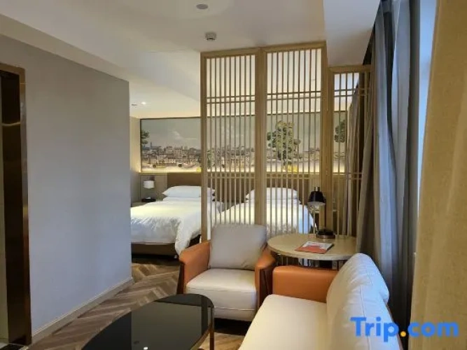 Deluxe Twin Suite