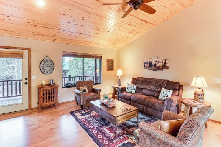 2 Bedrooms Cottage