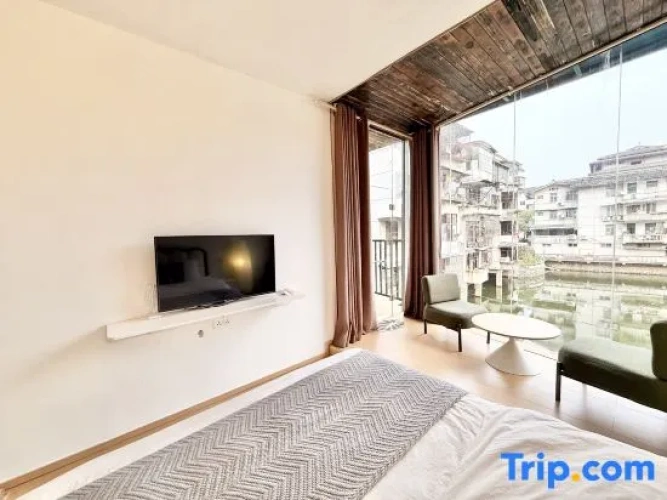Standard Double room with balcony and with lake view
