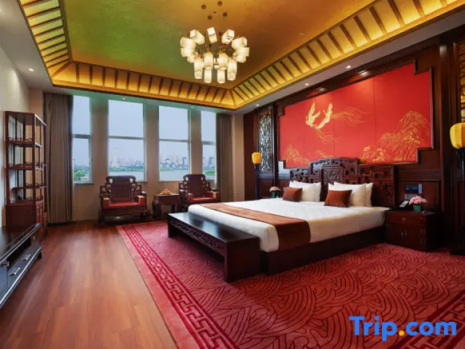 Suite with view