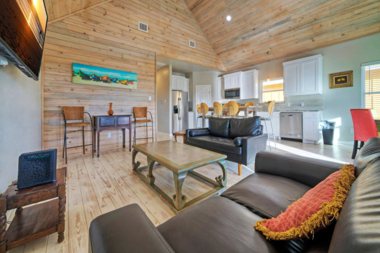 Bay Haven w/ Shared Boat Dock & Waterfront Pool Big Trout by Avantstay
