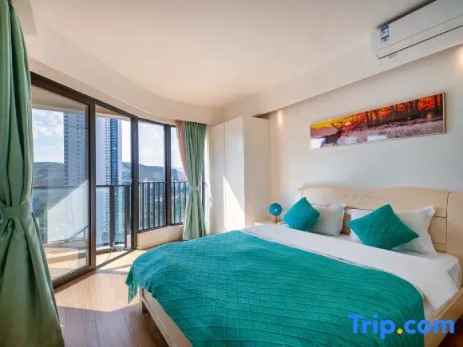 1 Bedroom Double Suite with garden view