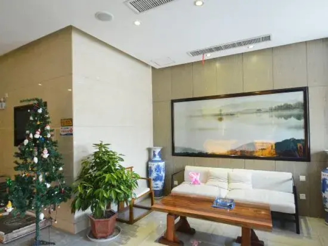 YI Cheng Le Xuan Hotel