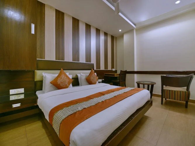 OYO 1721 Hotel Crown Royale