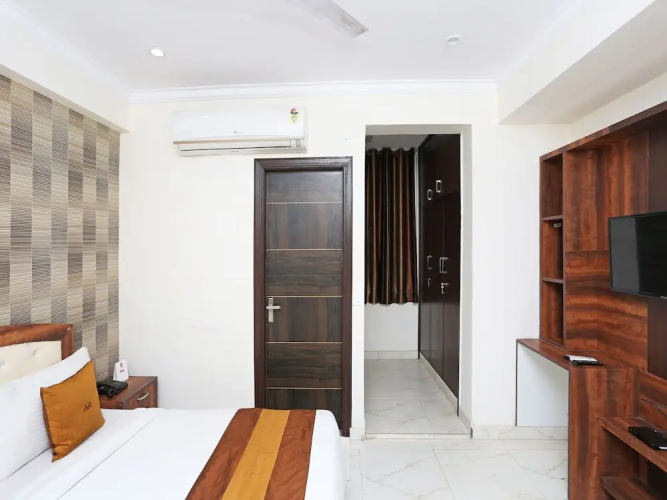 OYO 6812 Aruma Residency