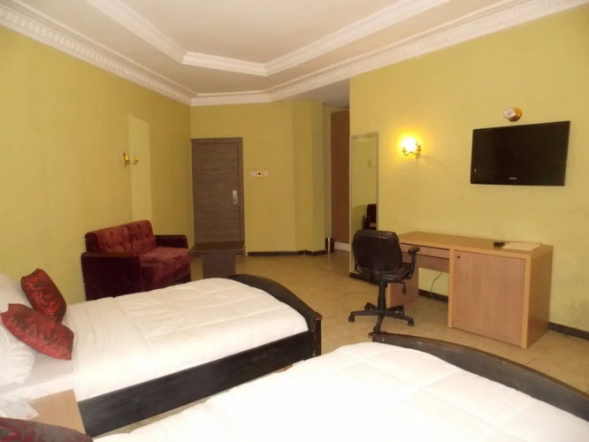 Thornberry Savannah Suite Hotel