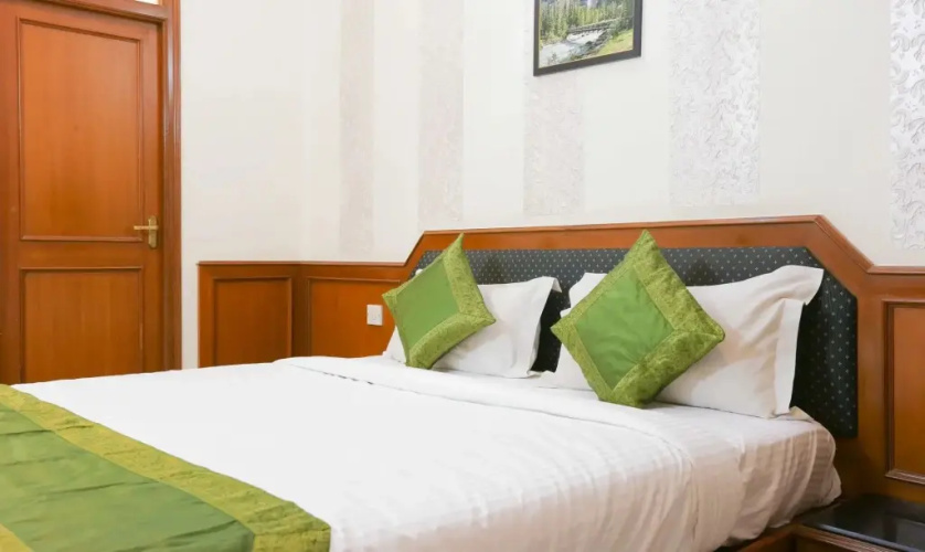 Hotel Adarsha Inn