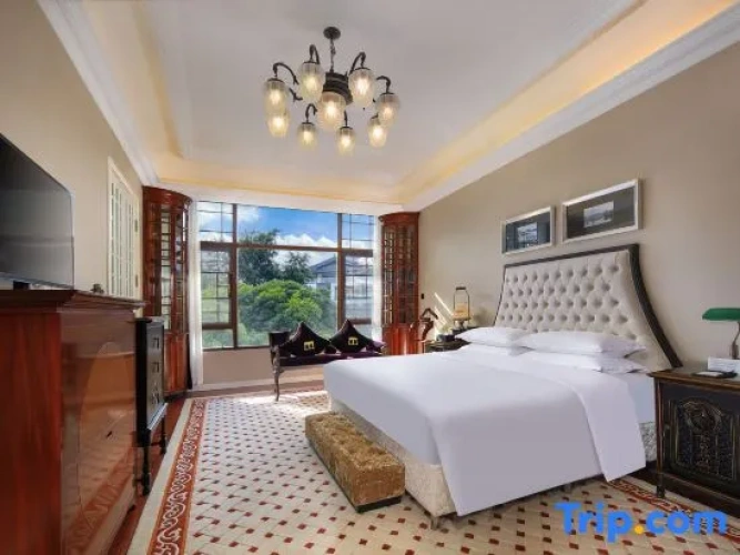 Quadruple Family Suite