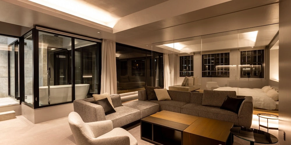 Luxury Suite
