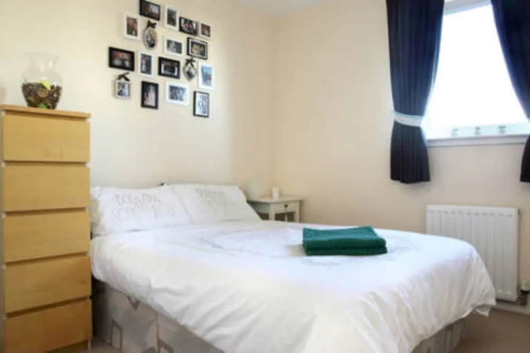 2 Bedroom Flat In Bonnington