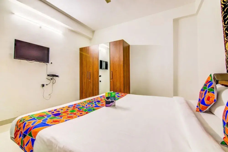 Flora Vihaan By FabHotel