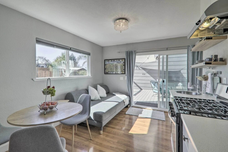 Updated Livermore Apartment w/ Private Deck!