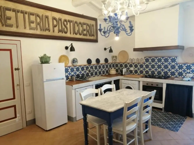 2 Bedrooms Villa