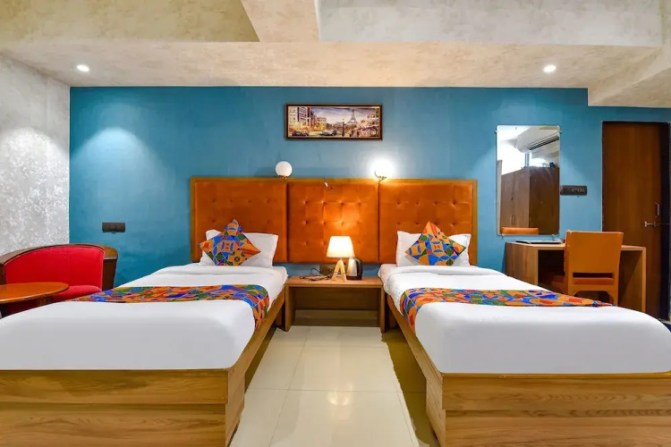 Siddharth Corporate By FabHotel