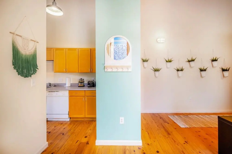 2 Bedroom Historic Brick Getaway with Wifi