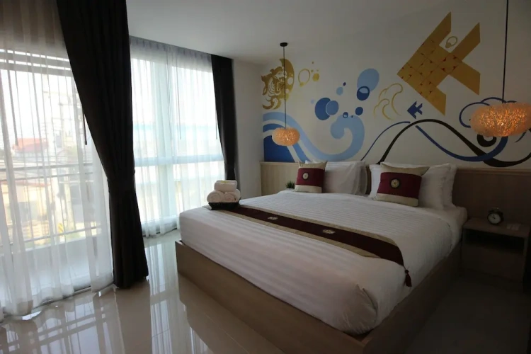 Deluxe Double room with balcony and with city view