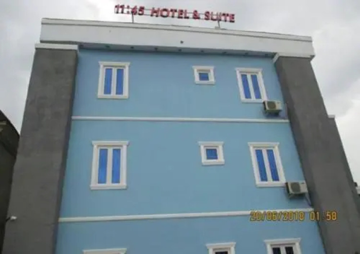 11:45 Hotel & Suites