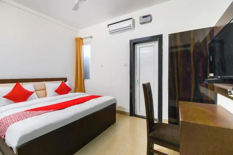 The Paradise Inn by OYO Rooms
