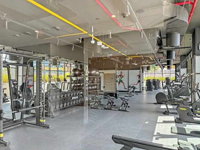 Peninsula One - 1312 Studio