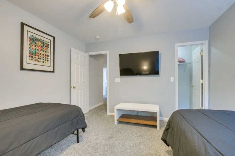 4 Bedrooms Cottage