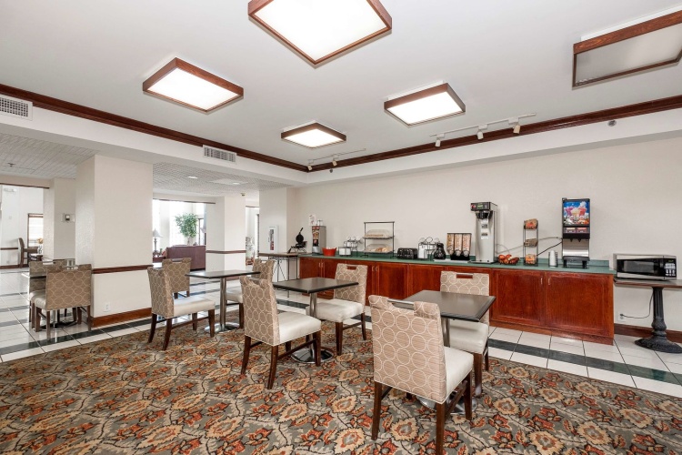 Red Roof Inn & Suites Newnan photo 24