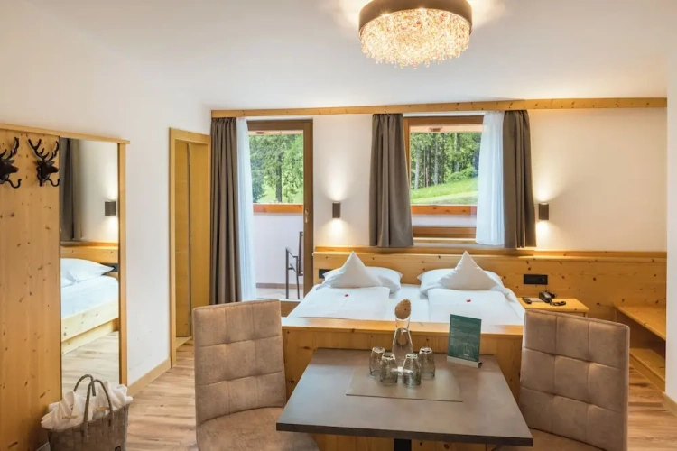 2 Bedrooms Comfort room with balcony