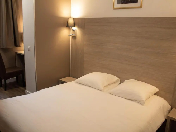 Le Paris 18 Hotel