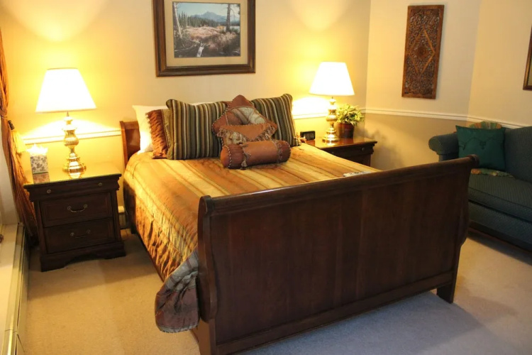 Black Bear Manor