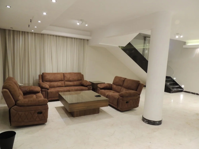 Sultan Luxurious Townhouse Near AUC