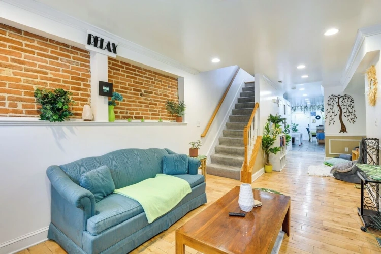 3 Bedrooms Apartment