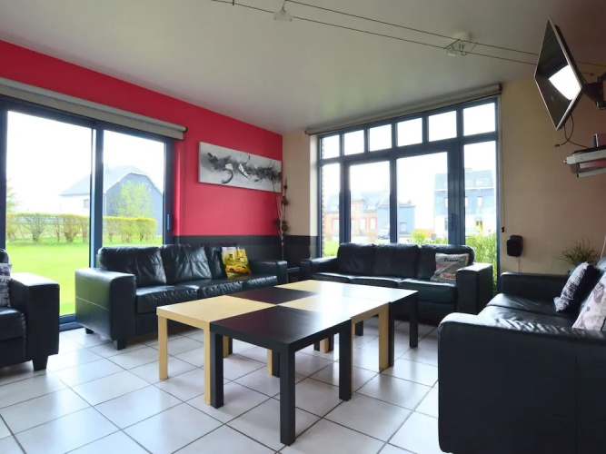 Sourbrodt Villa With Pool