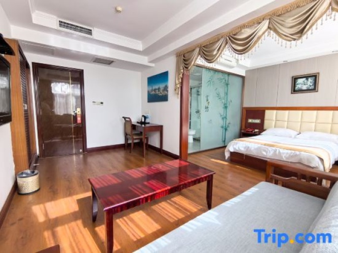 Deluxe Double Suite