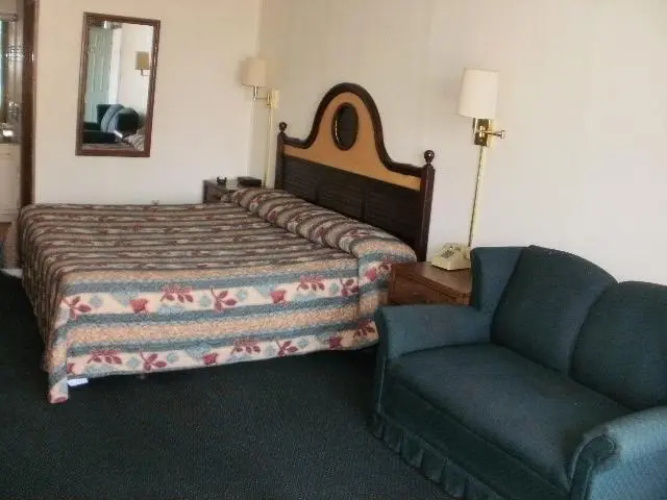 Holiday Motel