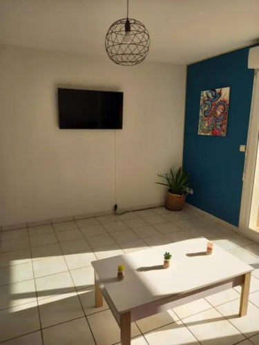 Appartement moderne d'une chambre avec terrasse