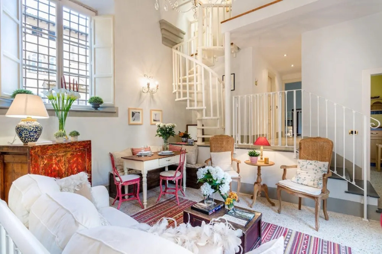The Arnolfini Portrait Apartment