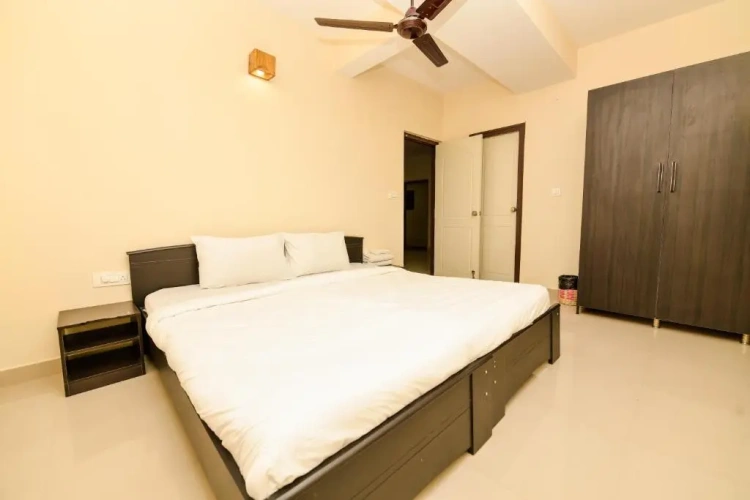 2 Bedrooms Double Apartment with mountain view