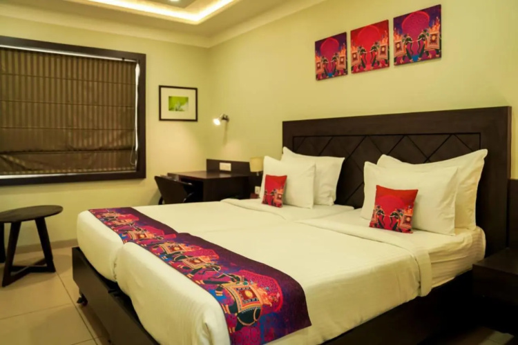 Hotel RG Inn