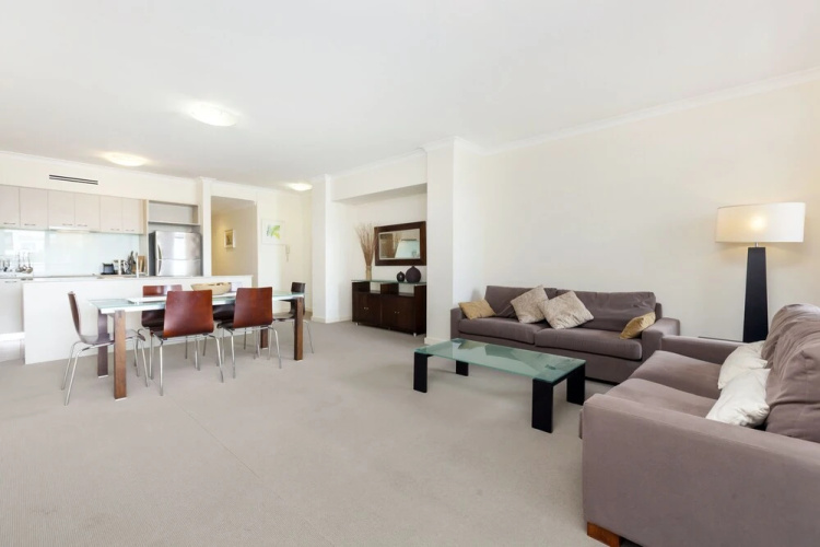 Executive Spacious Inner City Apartment