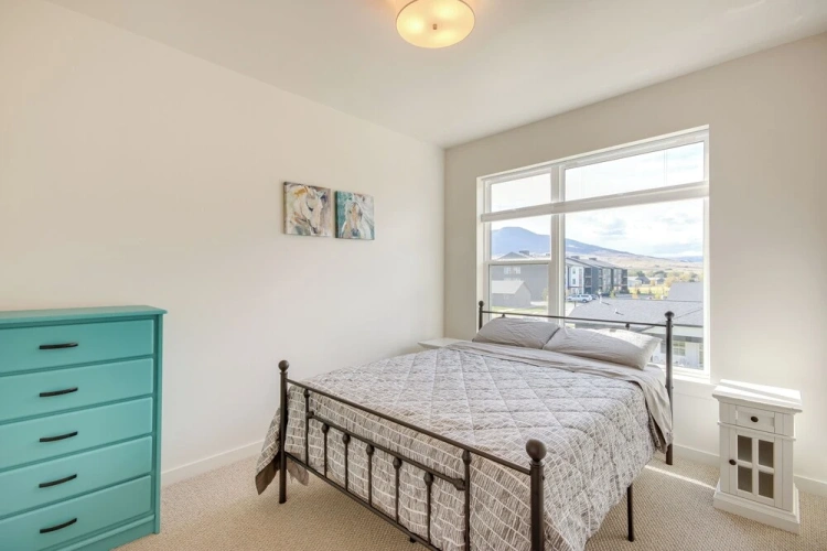 3 Bedrooms Apartment