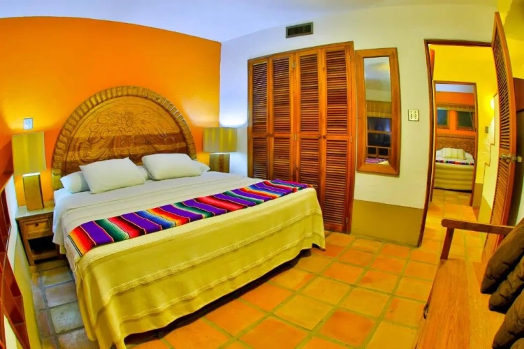 Standard Triple room