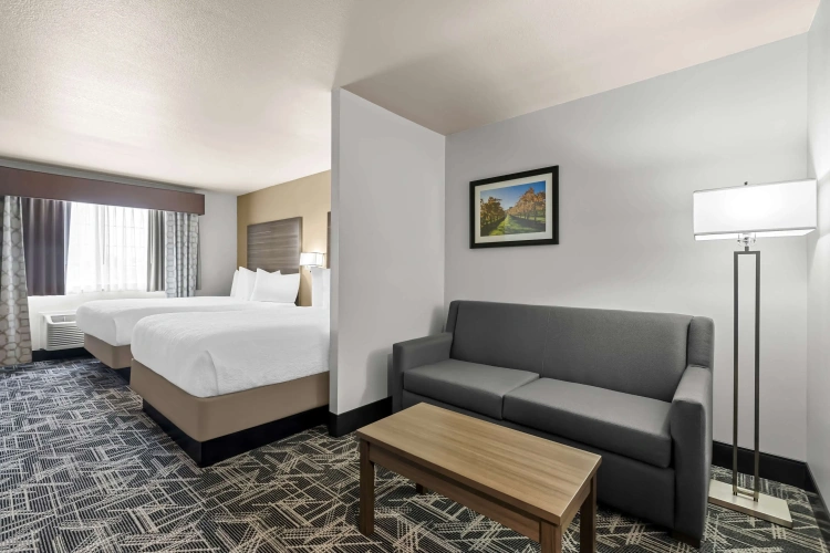 Quadruple Suite