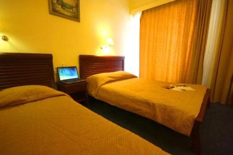 Xenia Hotel Drama