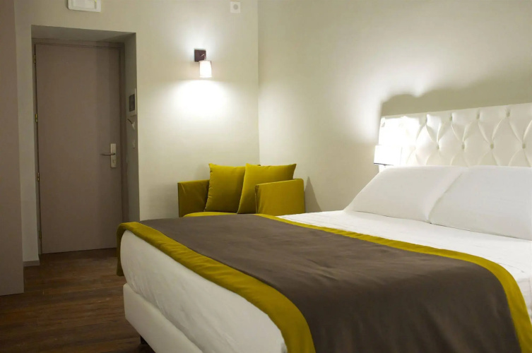 Piazza Farnese Luxury Suites