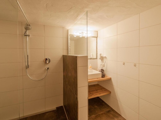 3 Bedrooms Apartment