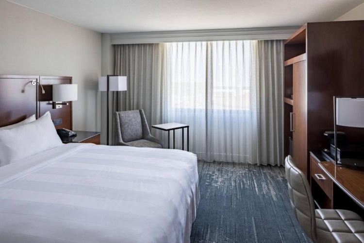 Standard Double room with city view