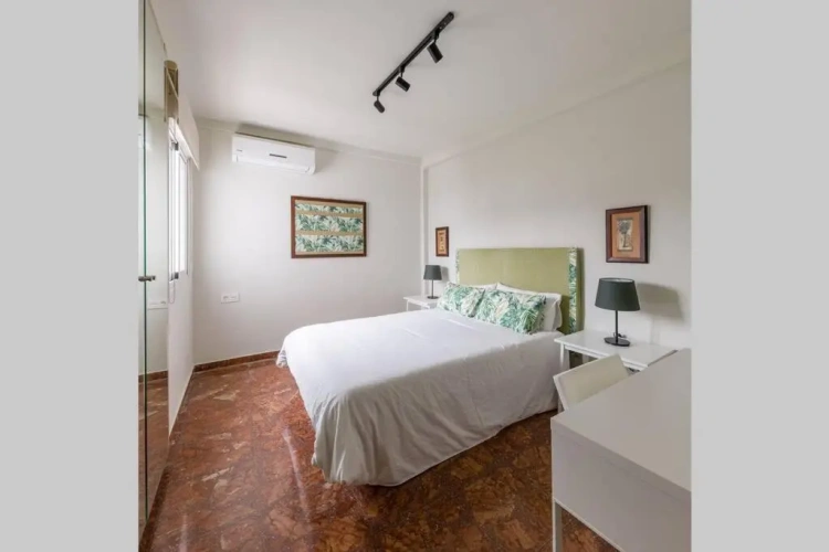 3 Bedrooms Apartment