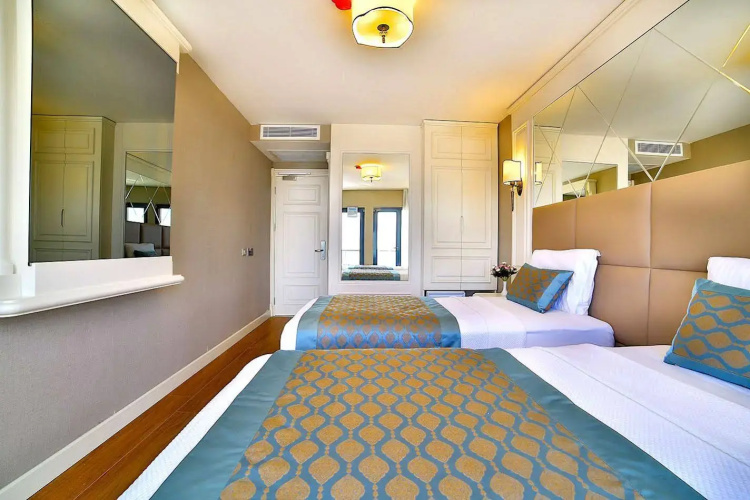 Beethoven Suit Hotel