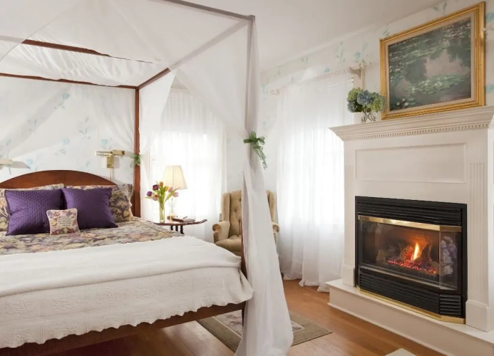 Applegate Inn